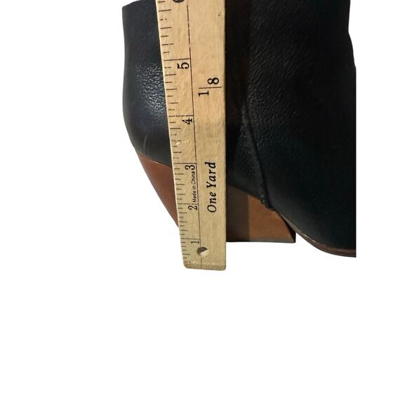 Kork-Ease Women's Black Leather Wedge Booties US Size 6.5 M Zip Up - Picture 7 of 7